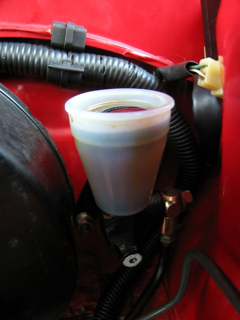 changing to new style clutch and brake fluid reservoir ? MR2 Owners